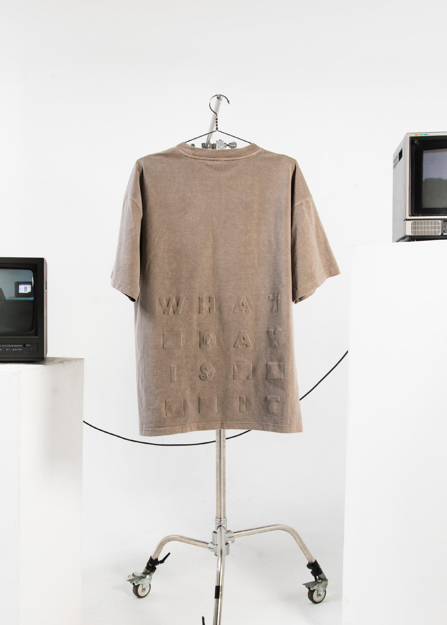 NO DAYS OFF TEE - KHAKI